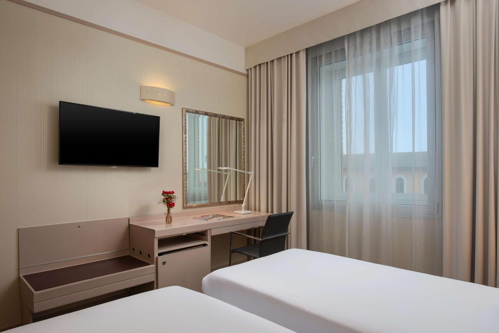 Standard Double or Twin Room,1685055716:JPEG